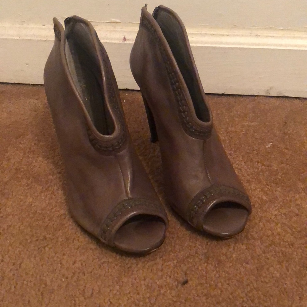Vince Camuto